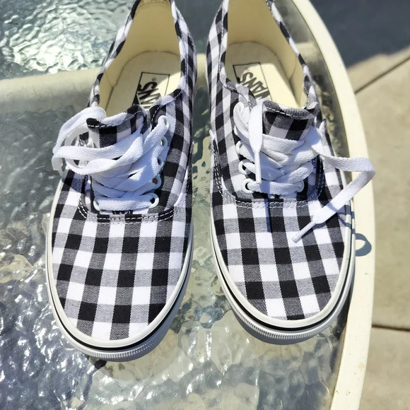 Vans Unisex Black and White Checkered Sneakers SzM-7.5 W-9. - Picture 1 of 12